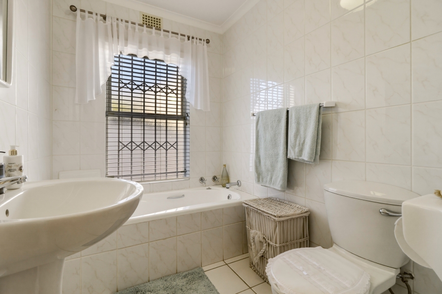 3 Bedroom Property for Sale in Bizweni Western Cape